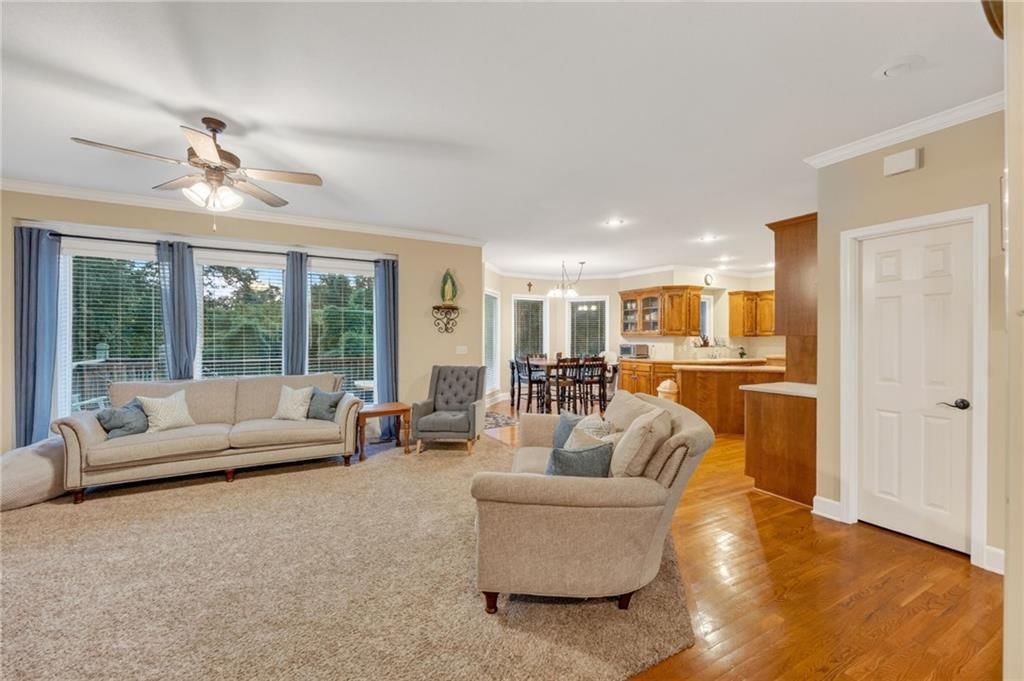 1100 Silverleaf Lane, Liberty, MO: listing photo 3