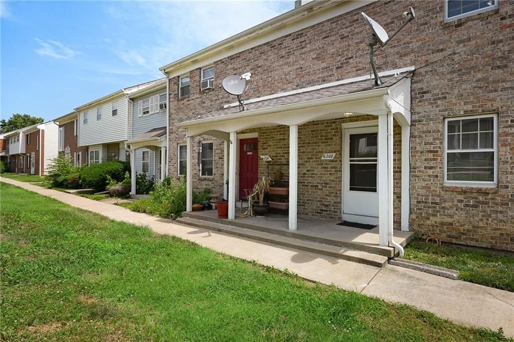 6208 E 129th Street, Grandview, MO: listing photo 3