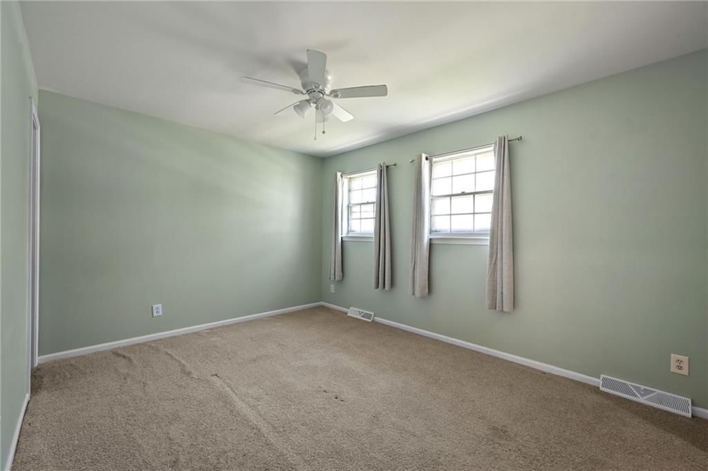 Carpet at 6208 E 129th Street, Grandview, MO 64030