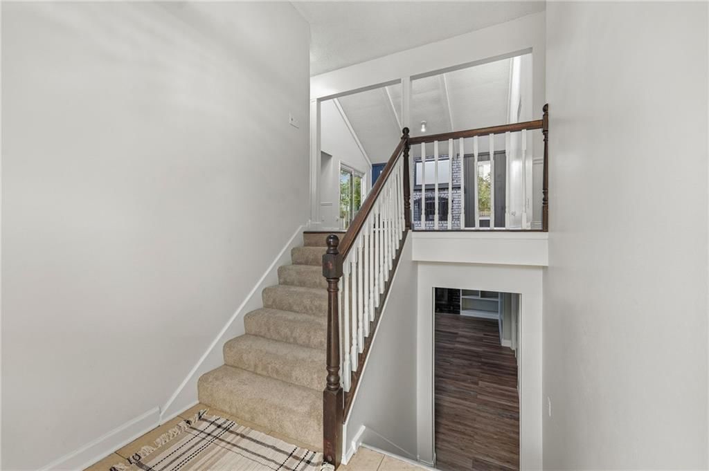 Photo 4 of 35, 3502 NW Lake Drive, Lee's Summit, MO 64064