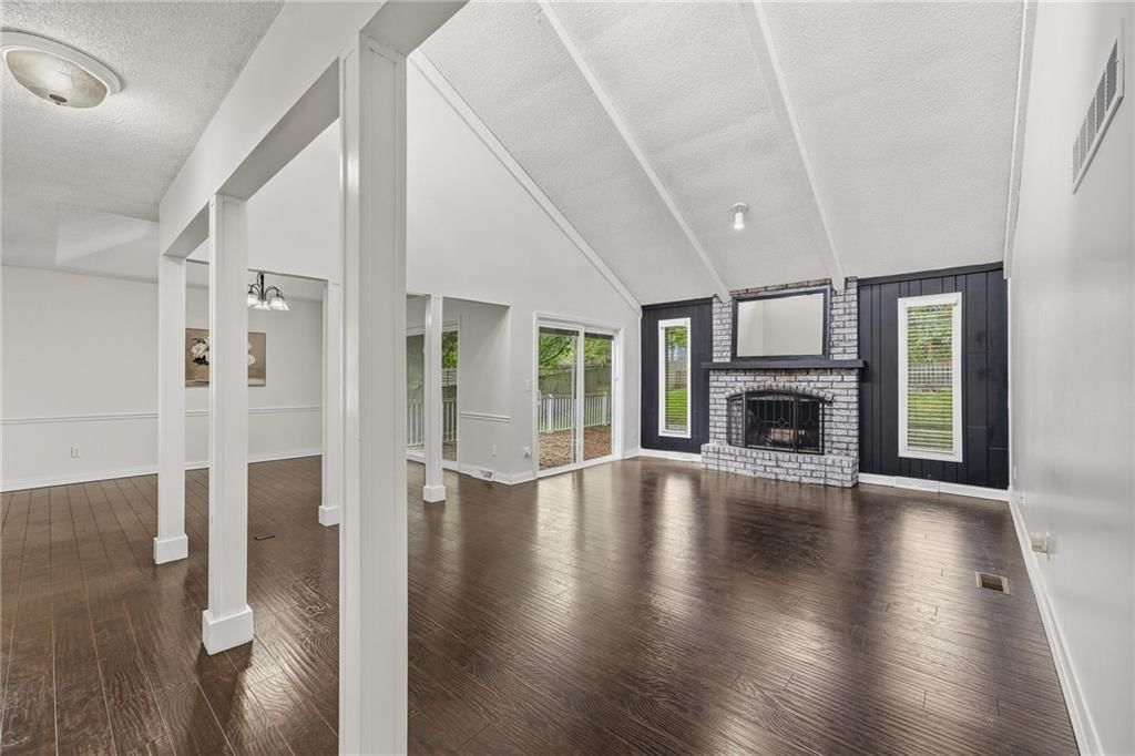 Photo 5 of 35, 3502 NW Lake Drive, Lee's Summit, MO 64064