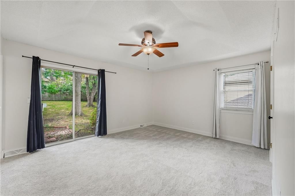 Photo 17 of 35, 3502 NW Lake Drive, Lee's Summit, MO 64064