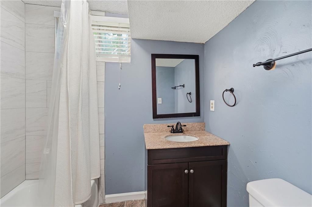Photo 30 of 35 - 3502 NW Lake Drive, Lee's Summit, MO 64064