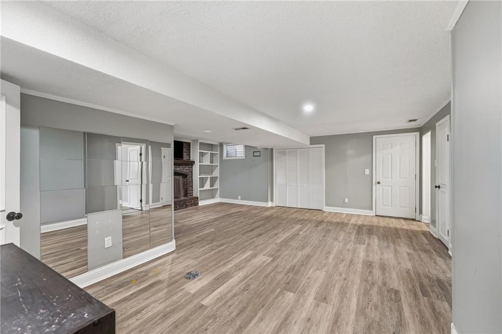 Photo 31 of 35 - 3502 NW Lake Drive, Lee's Summit, MO 64064