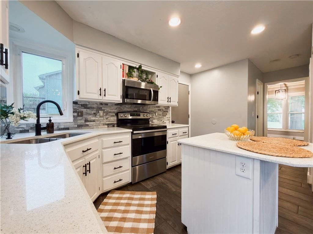 15026 W 146 Street — photo 8