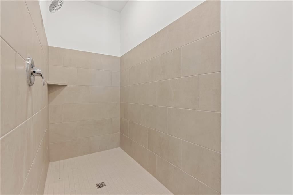 21287 Cleveland Street — photo 19