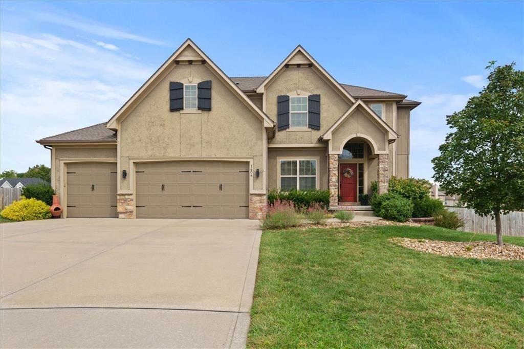 1404 SW 41st Circle, Lee's Summit, MO: listing photo 2