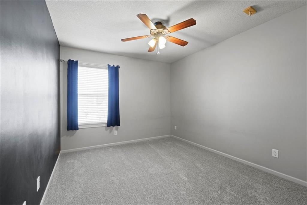 Photo 37 of 69 - 1404 SW 41st Circle, Lee's Summit, MO 64082