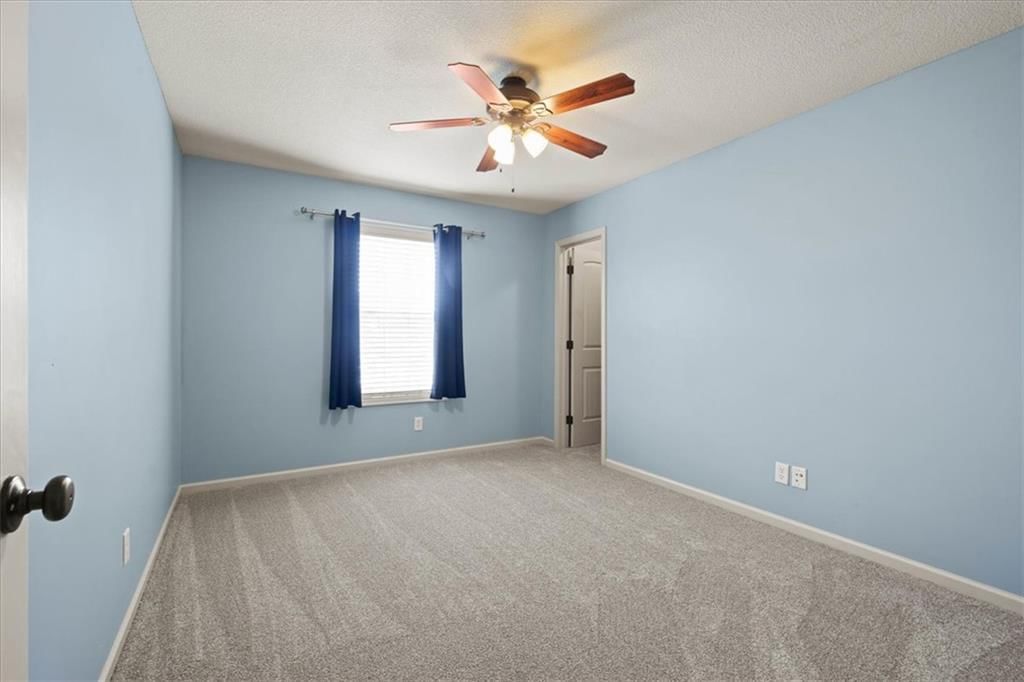 Photo 42 of 69 - 1404 SW 41st Circle, Lee's Summit, MO 64082