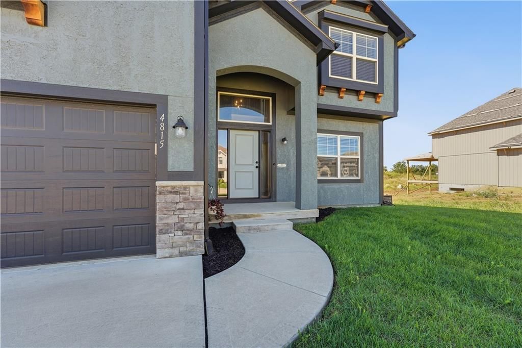 4815 NE 90th Terrace, Kansas City, MO: listing photo 2