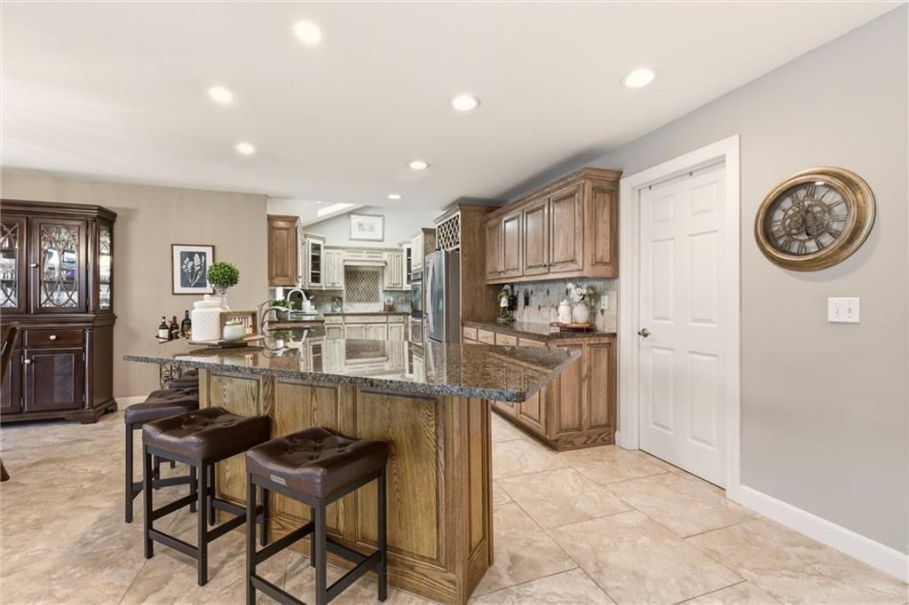 212 NW Spruce Street — photo 12