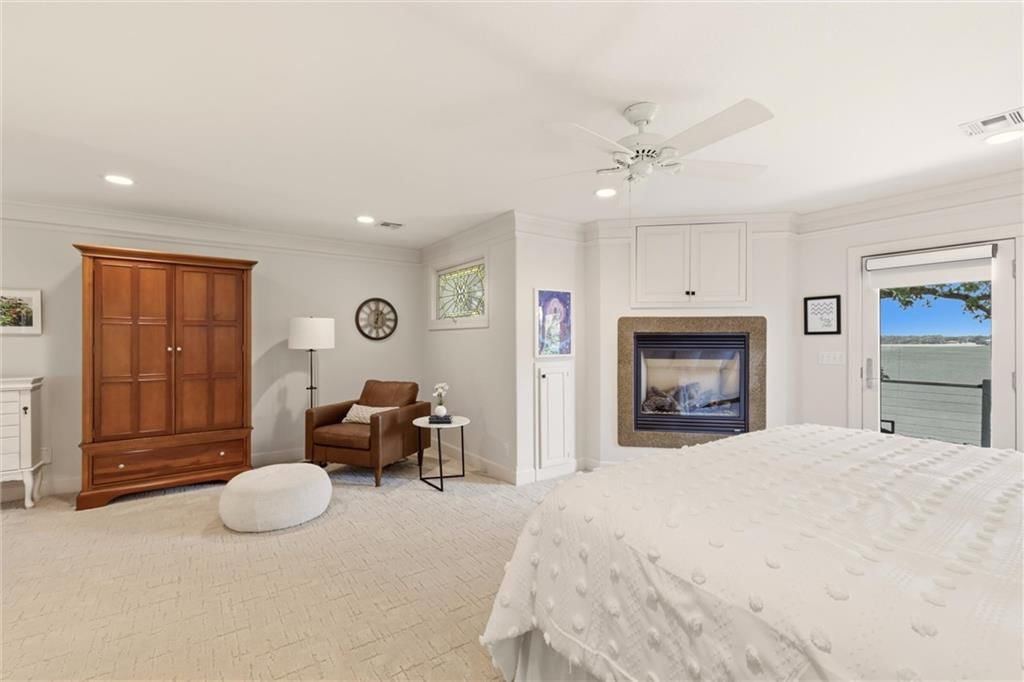 212 NW Spruce Street — photo 28