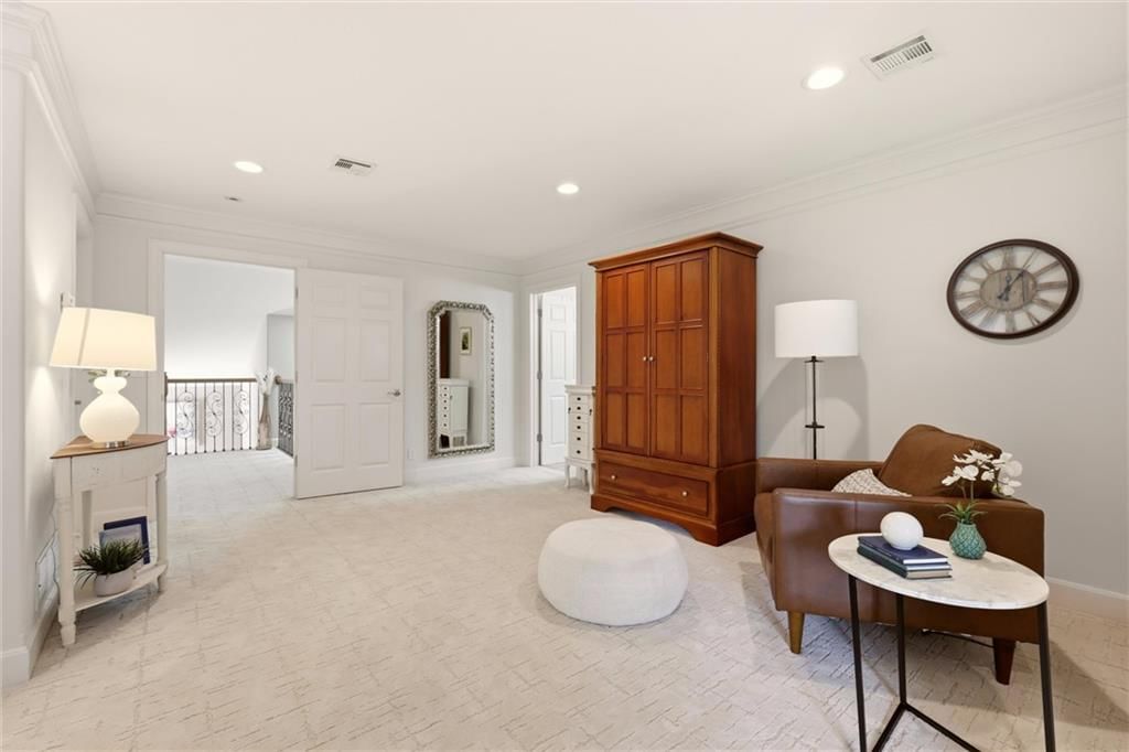 212 NW Spruce Street — photo 29