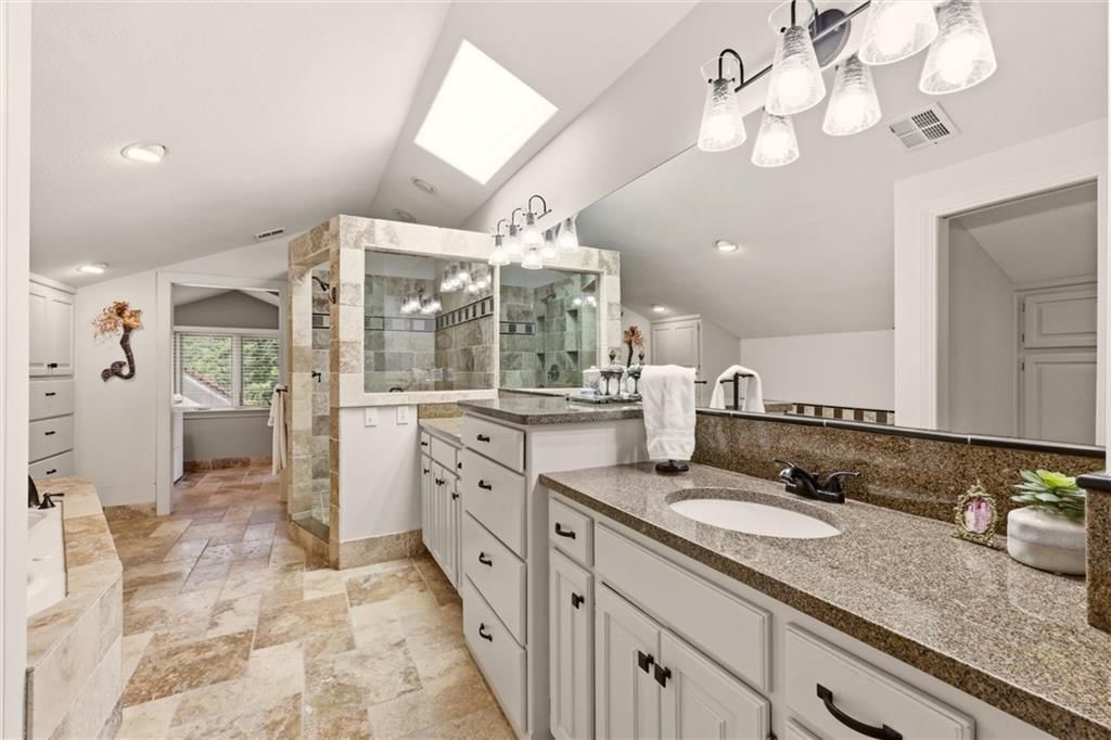 212 NW Spruce Street — photo 30
