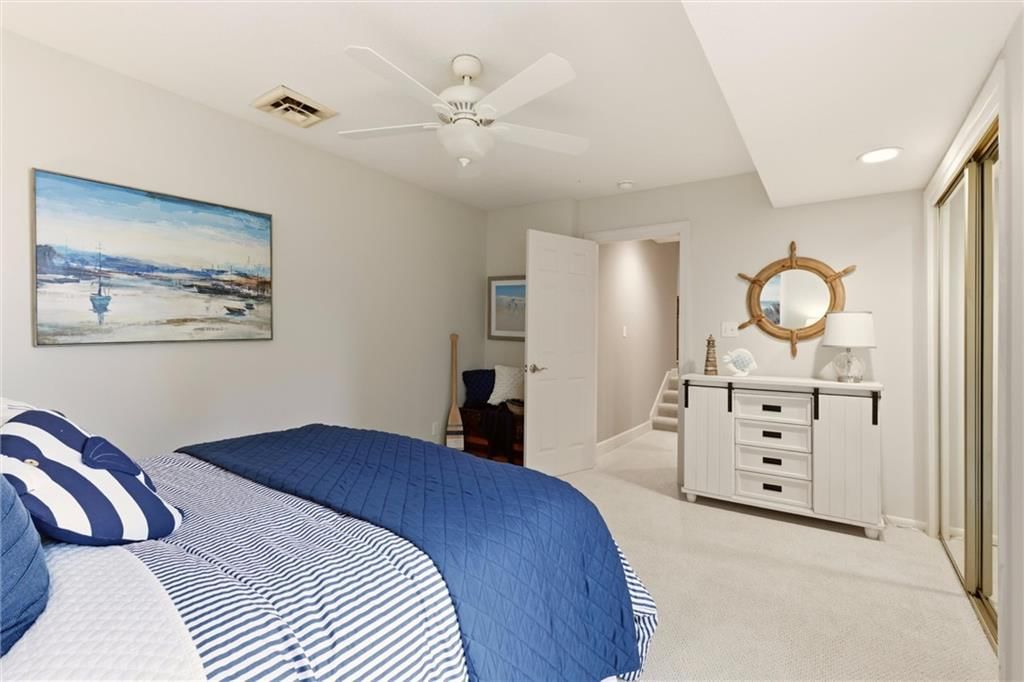 212 NW Spruce Street — photo 35