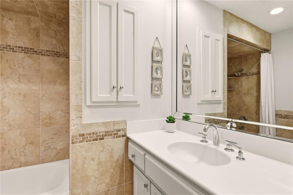 212 NW Spruce Street — photo 45