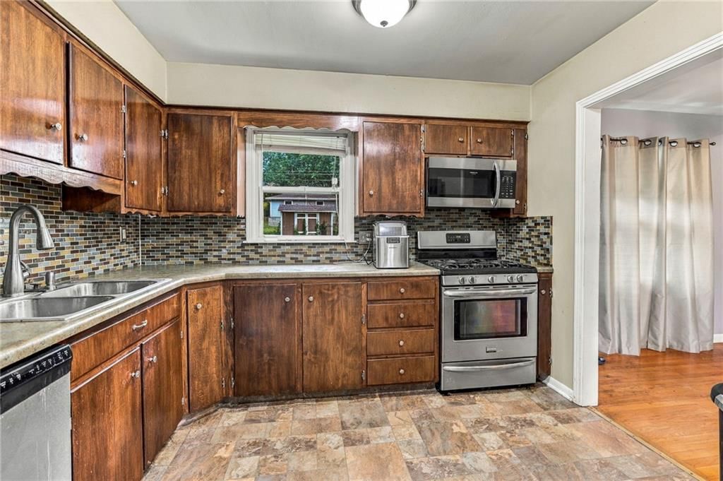 9924 Flora Avenue — photo 10