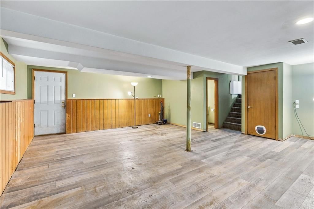 9924 Flora Avenue — photo 13