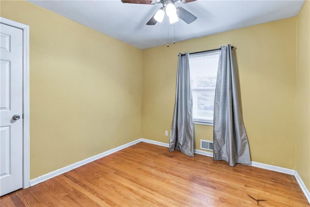 9924 Flora Avenue — photo 15