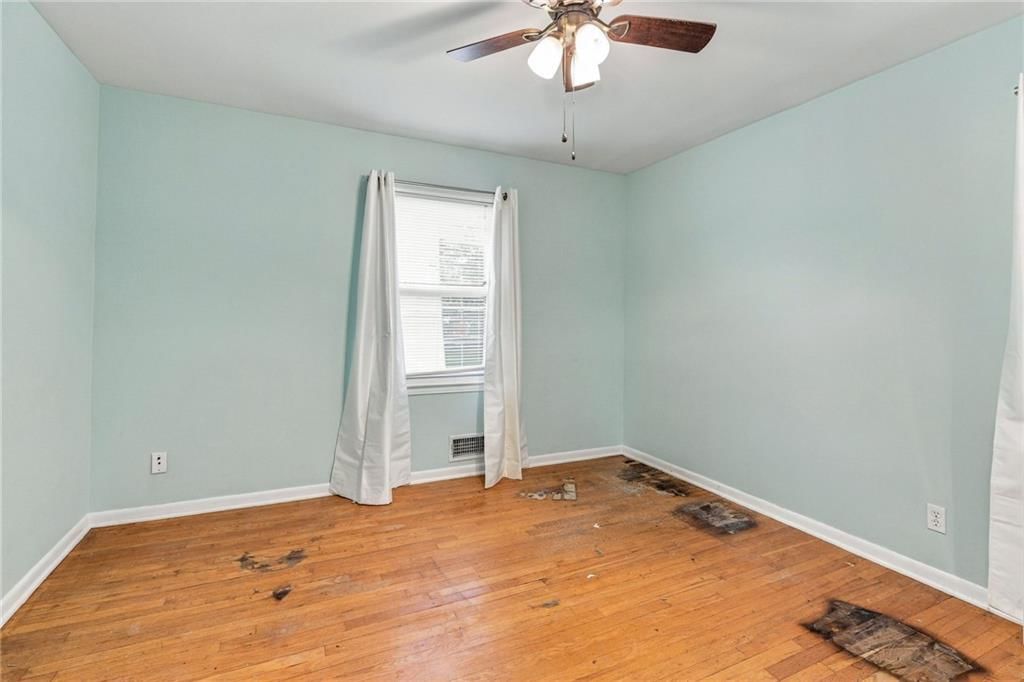 9924 Flora Avenue — photo 17