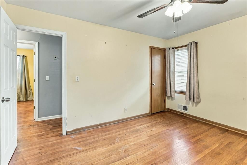 9924 Flora Avenue — photo 21