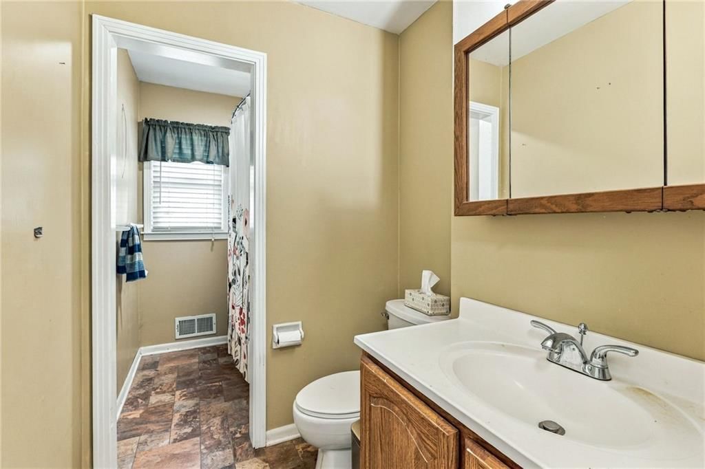 9924 Flora Avenue — photo 23
