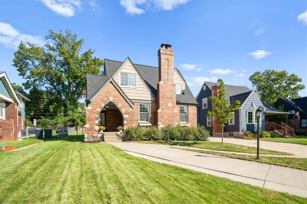 1336 E 76th Street, Kansas City, MO: listing photo 2