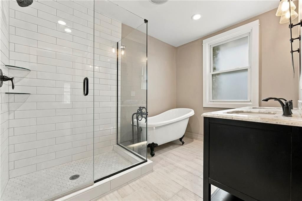 1211 W 40th Street — photo 15