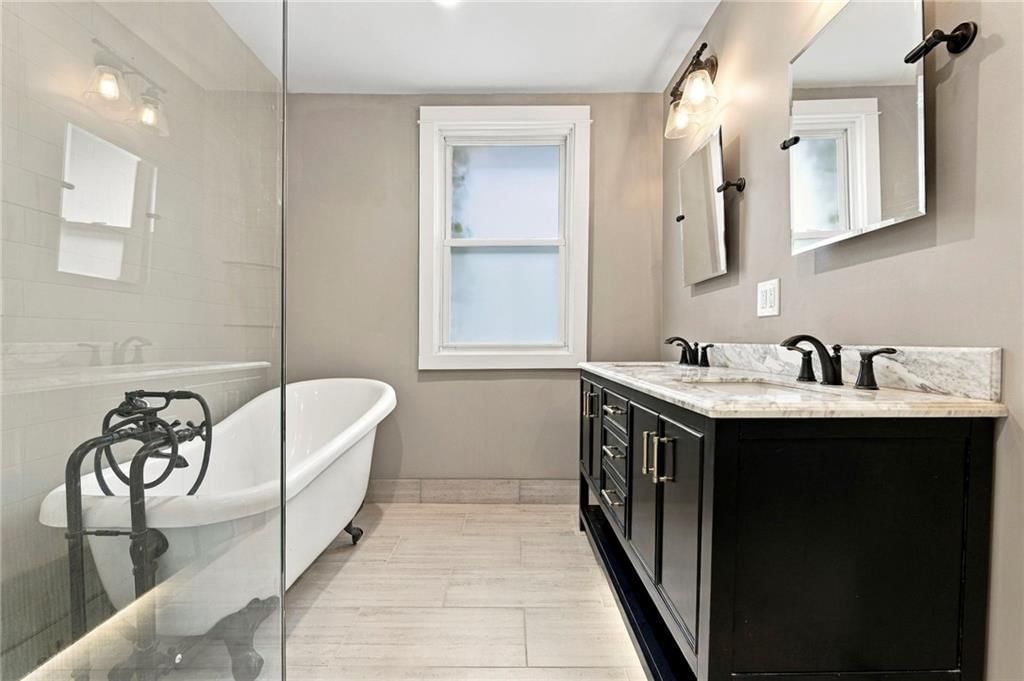 1211 W 40th Street — photo 16