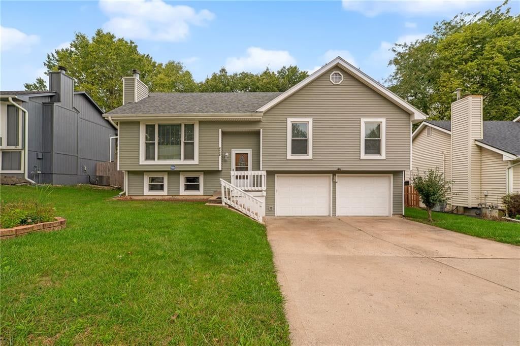 4108 N Troost Avenue — photo 1