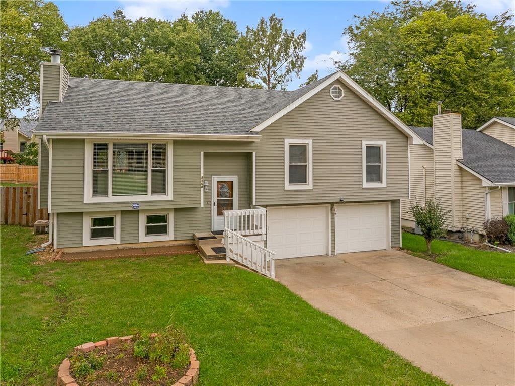 4108 N Troost Avenue — photo 2