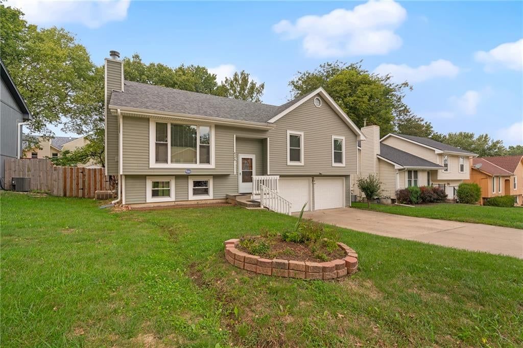 4108 N Troost Avenue — photo 3