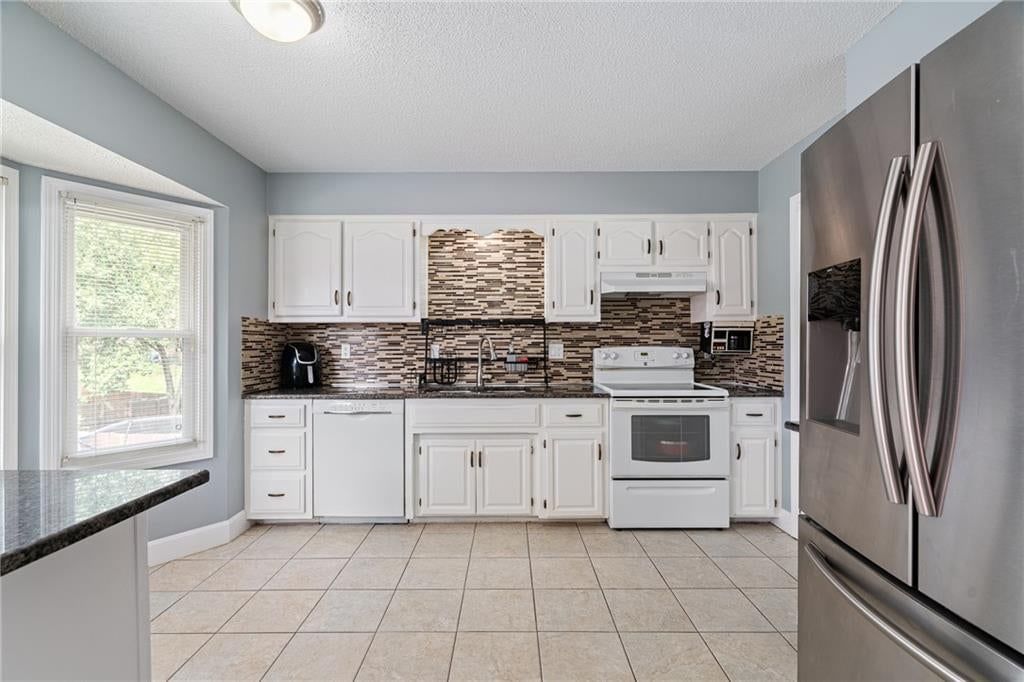 4108 N Troost Avenue — photo 13