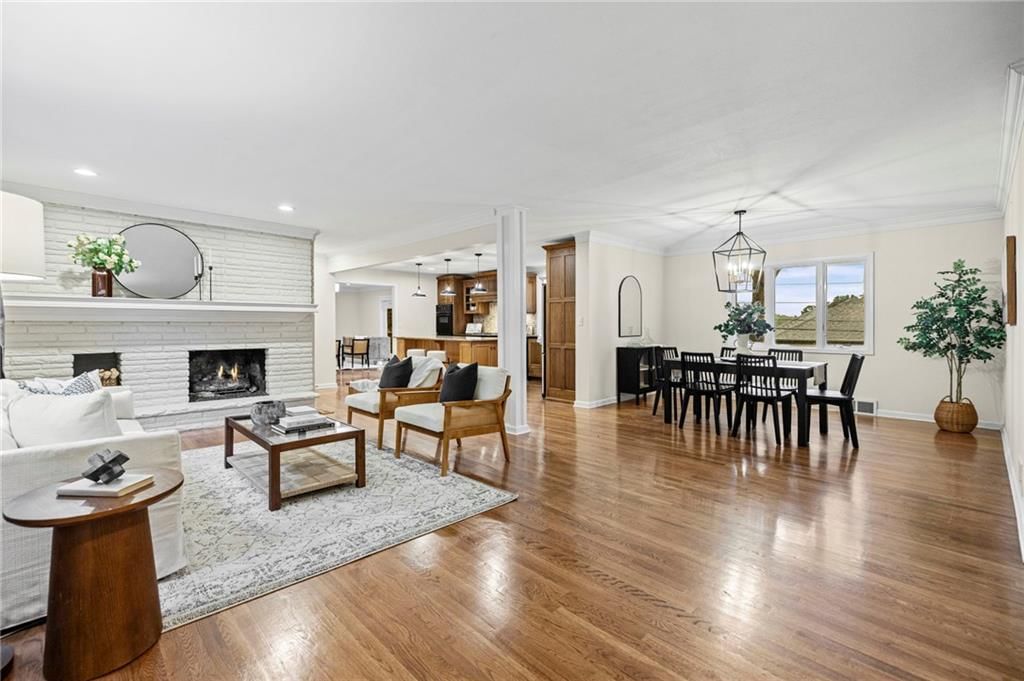909 W 96th Terrace — photo 3