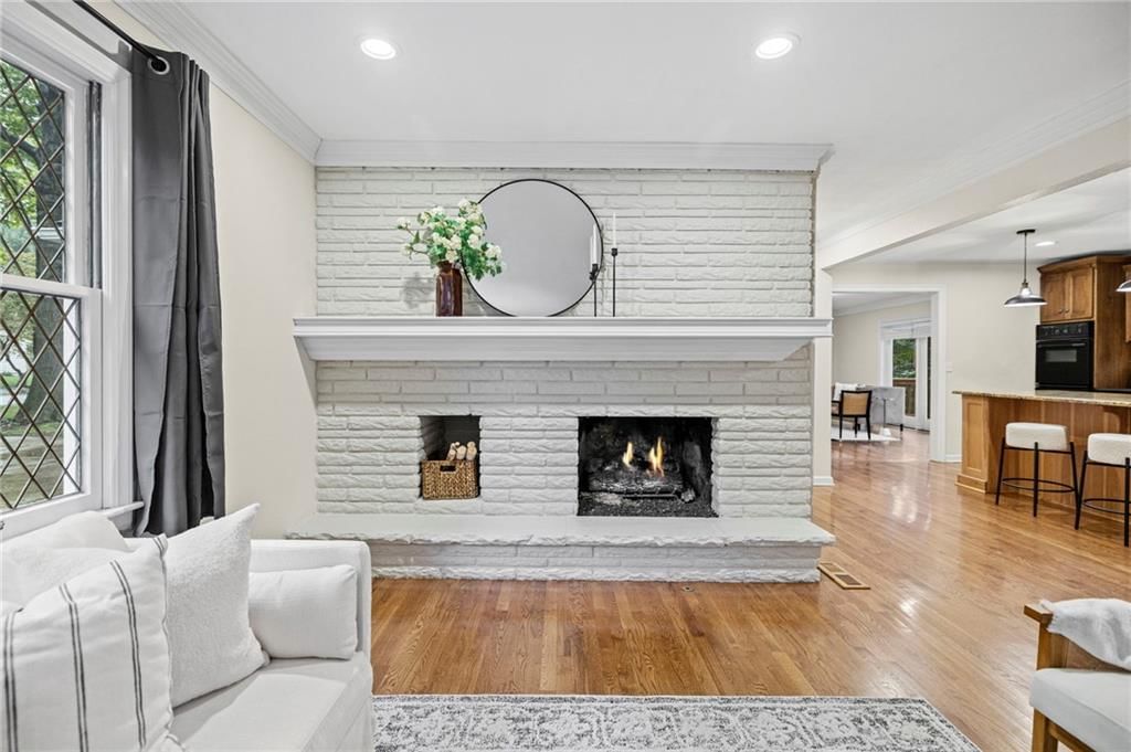 909 W 96th Terrace — photo 4