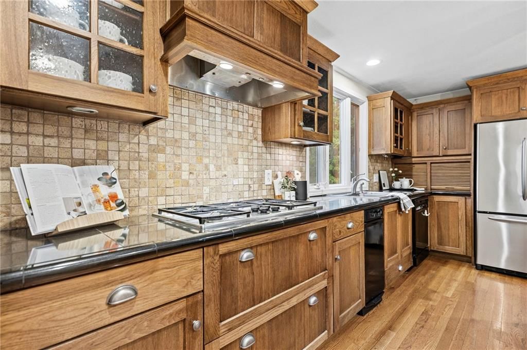 909 W 96th Terrace — photo 12