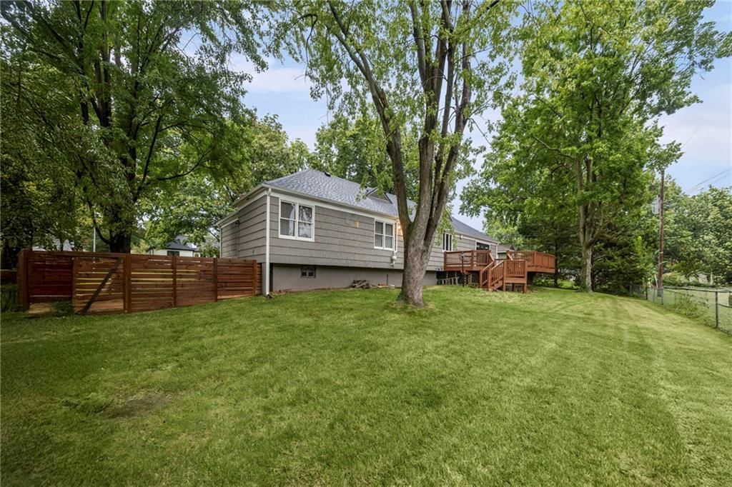 909 W 96th Terrace — photo 30