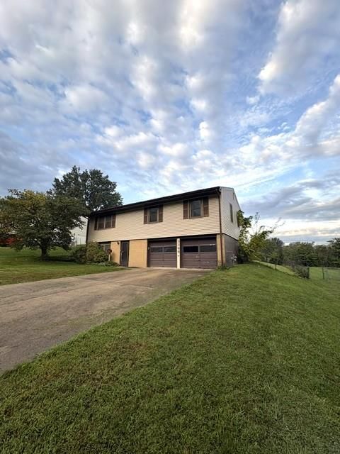 Photo 2 of 28 - 5360 N RICHMOND Avenue, Kansas City, MO 64119