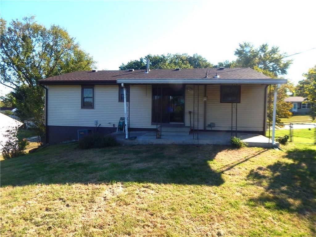 Photo 7 of 28 - 5360 N RICHMOND Avenue, Kansas City, MO 64119