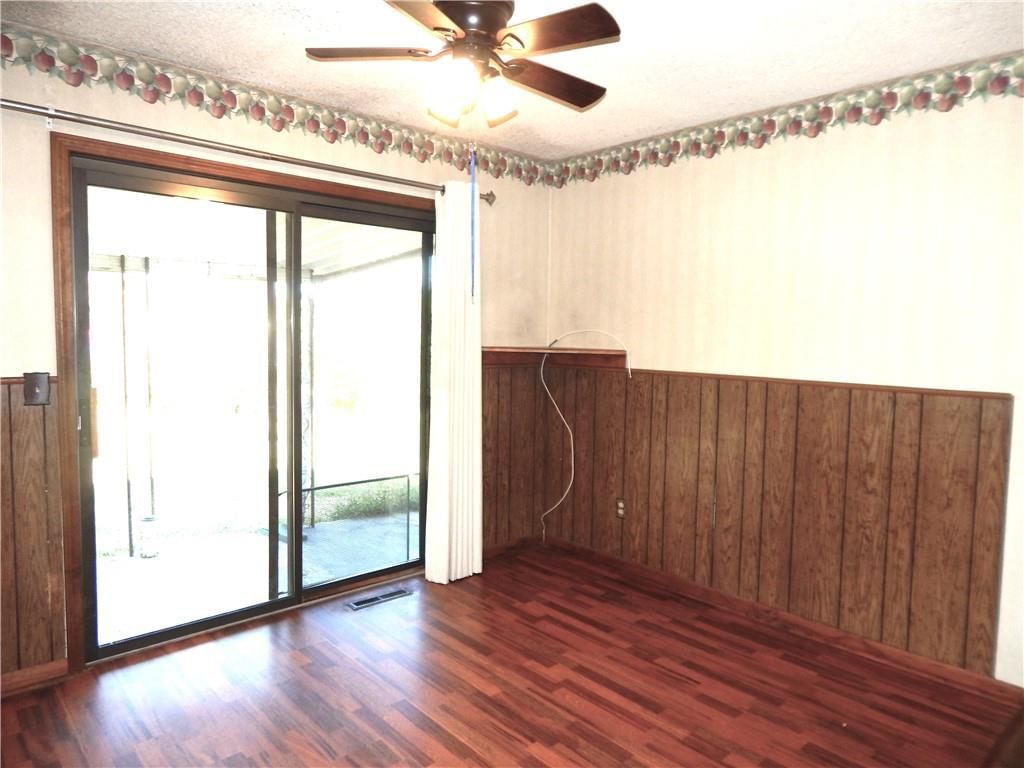 Photo 10 of 28 - 5360 N RICHMOND Avenue, Kansas City, MO 64119