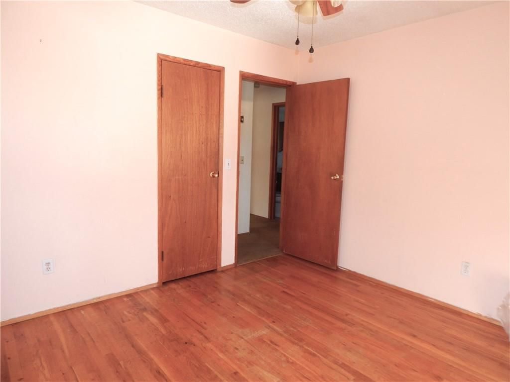 Photo 20 of 28 - 5360 N RICHMOND Avenue, Kansas City, MO 64119