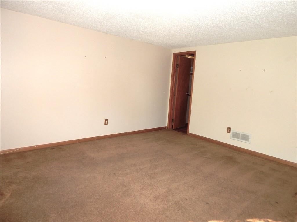 Photo 26 of 28 - 5360 N RICHMOND Avenue, Kansas City, MO 64119