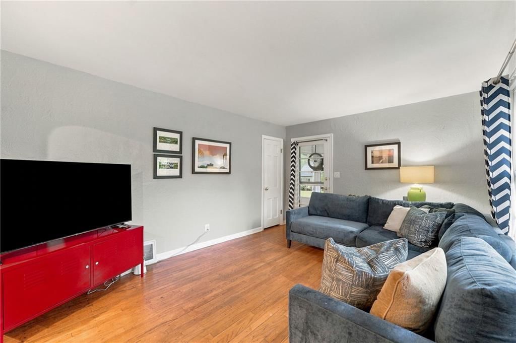 4514 W 62nd Terrace — photo 9