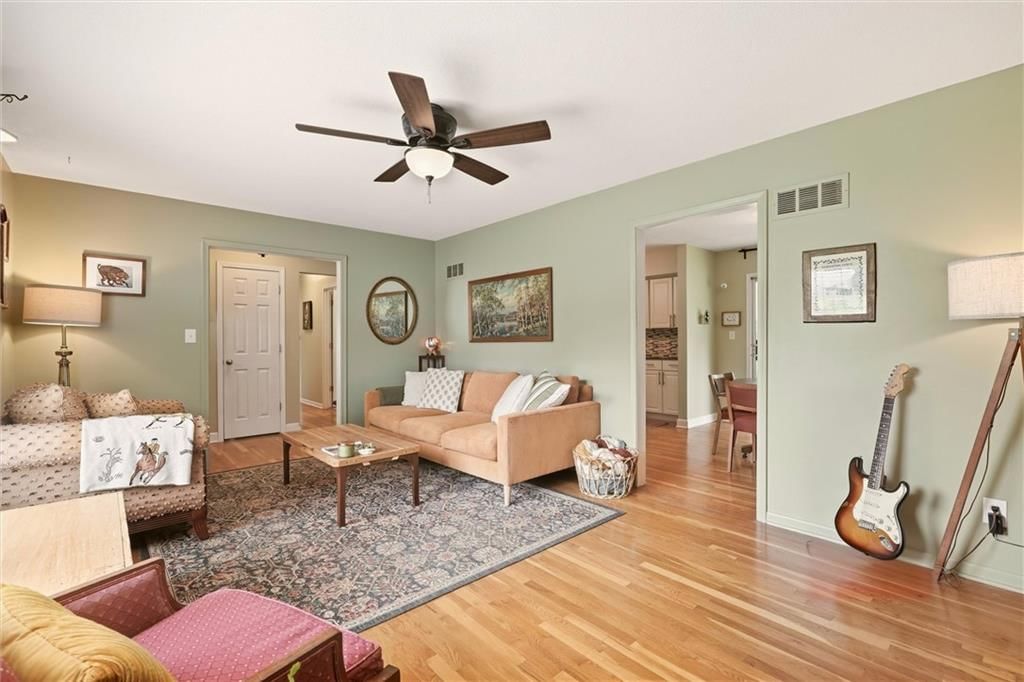 2112 N 75th Terrace — photo 9