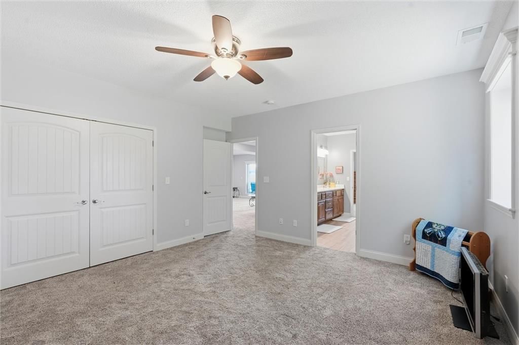 Photo 34 of 61 - 13012 E Lone Jack Lee's Summit Road, Lone Jack, MO 64086