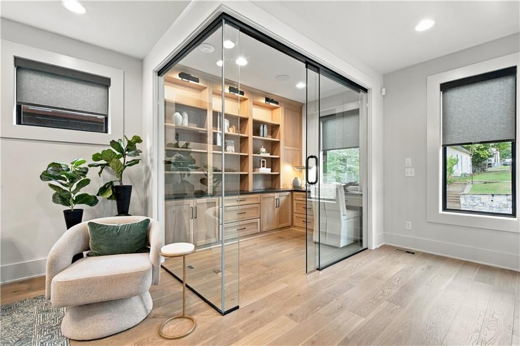 2135 Madison Avenue — photo 13