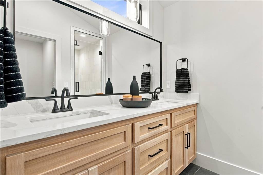 2135 Madison Avenue — photo 39