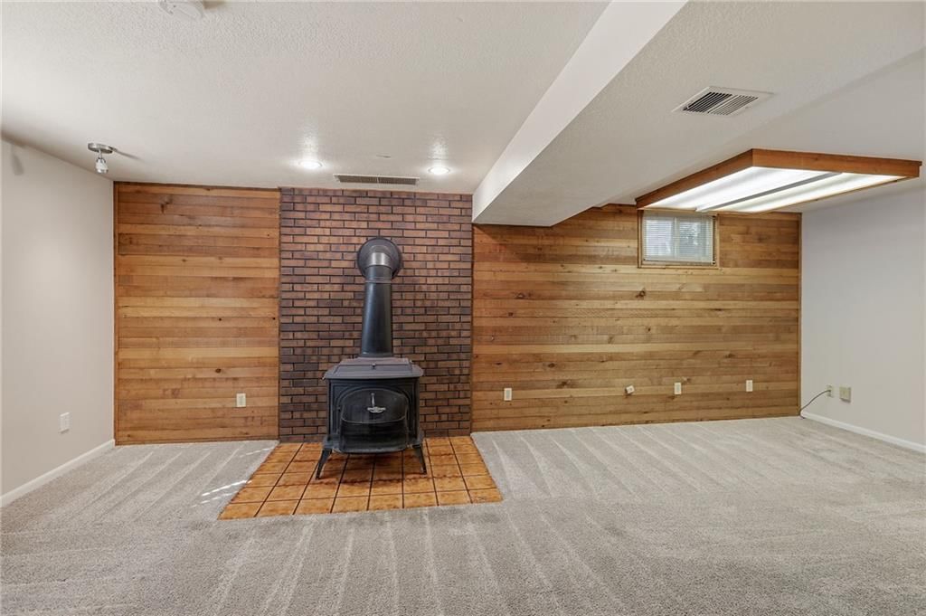 405 SW Killarney Lane, Blue Springs, MO