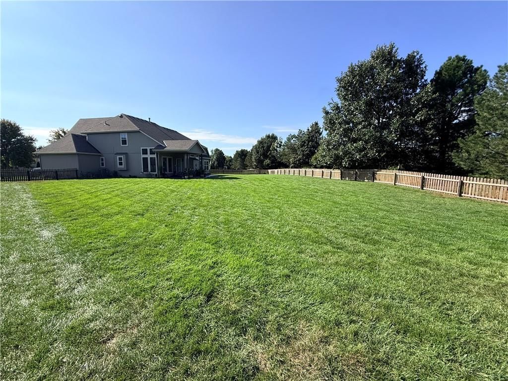 9520 N Askew Avenue — photo 8