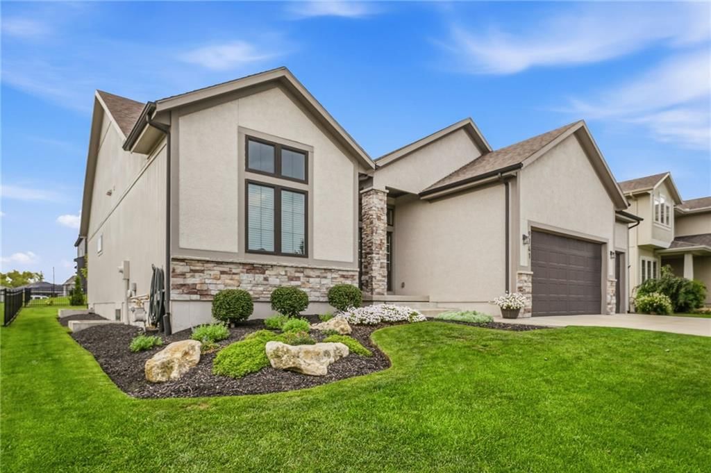 9141 Carbondale Carbondale Street, Lenexa, KS